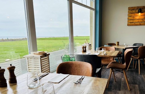 Seahouses Hotel | Beach House Hotel