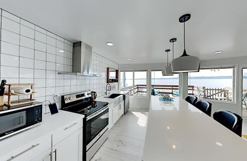 Redondo House | Beach House Oasis