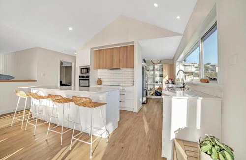 Bridport House | Beach House on Bentley