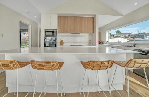 Bridport House | Beach House on Bentley