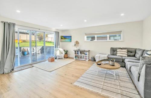 Bridport House | Beach House on Bentley