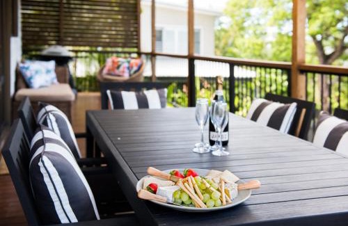 Airlie Beach House | Beach House on Main - Airlie Beach