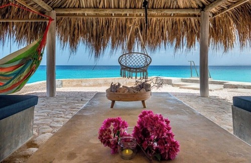 Belnem Villa | Beach House Piet Boon is a beautiful, spacious oceanfront villa
