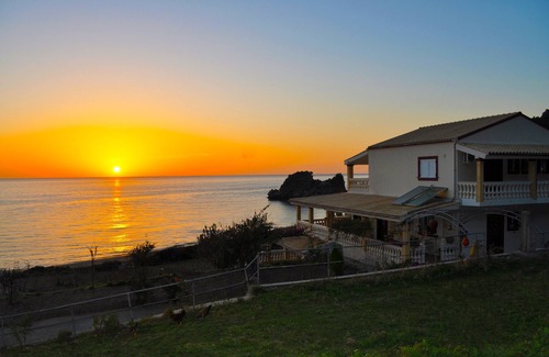 Sinarades Apartment | Beach house Tolis Pelekas Beach Corfu