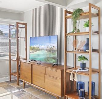 Marineland Acres House | Beach House with Heated Pool & Family Games