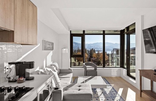 South Pandosy Apartment | Beach Lake View Resorts