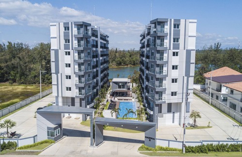 Kram Condo | Beach living, Balcony, Kitchen w/High speed Wi-Fi