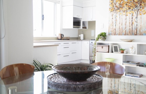 Pukehina House | Beach luxury at its finest.