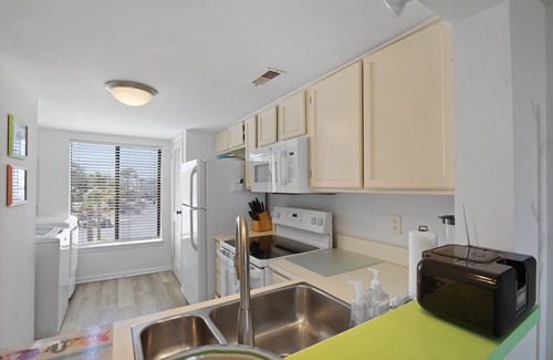 Oceanmarsh Subdivision Condo | Beach Paradise & Pools - Oceanfront on Harbor Island