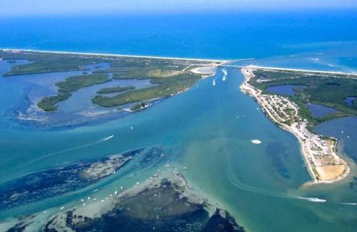 Summerplace House | Beach Paradise Getaway - 200ft from Beach!