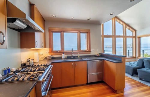 Tillamook House | Beach, Please!nModern Oceanfront Haven