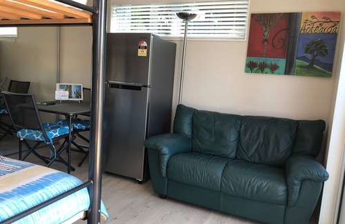 Tairua Cottage | Beach Pod Studio - Tairua Bach