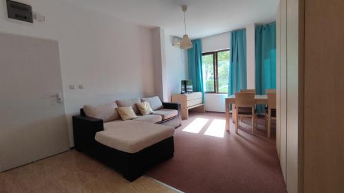 Aheloy Apartment | Beach Pool and Spa Apartment in Marina Cape