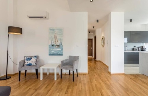 Strozanac Apartment | Beach residence with pool and sea view - Penthouse apartment H6