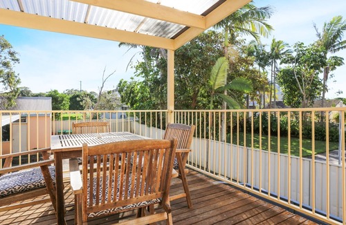 Hawks Nest House | Beach Road Bliss in Hawks Nest