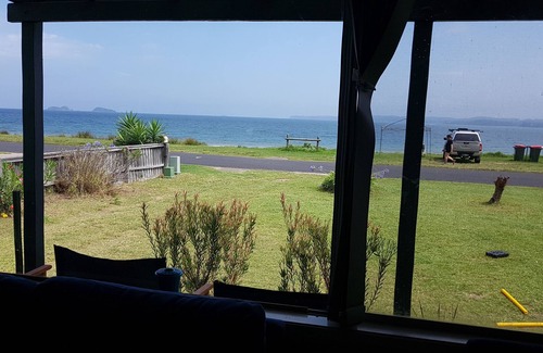 Long Beach House | Beach Side Cabin - neat and tidy with Uninterrupted views of the Bay