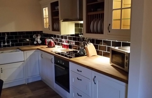 Benbecula Cottage | Beach side cottage steeped in family history, pet friendly, sleeps 4.