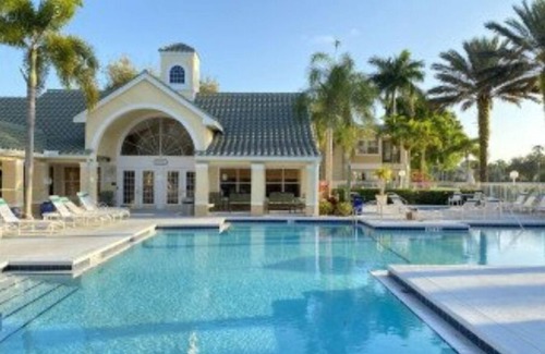 Villas Condo | Beach themed updated condo 20 min from the beach - Venetian Palms