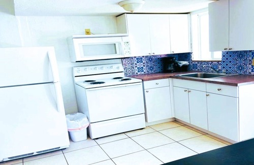 Hollywood Lakes Apartment | Beach Tide Motel - #9 1 Bedroom 1 King 1 Queen Beds 1 Twin sofabed