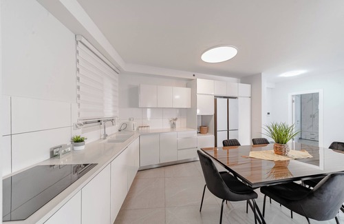Ashkelon House | Beach vicinity, shopping G-level, parking. Near playground. Shabbat elevator
