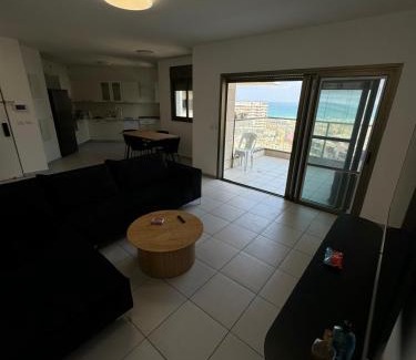 Rishon LeTsiyon Apartment | Beach view