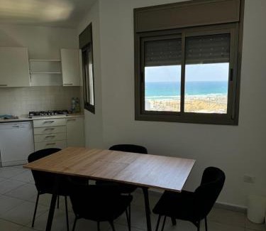 Rishon LeTsiyon Apartment | Beach view