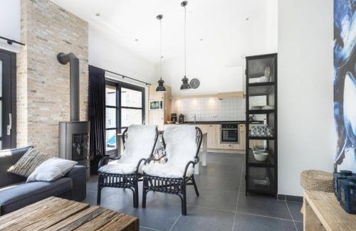Sint Maartensvlotbrug House | Beach Villa in North Holland with Patio