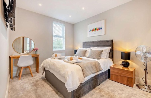 Southbourne Apartment | Beach Walk Southbourne SOBO Beach Sleeps 4