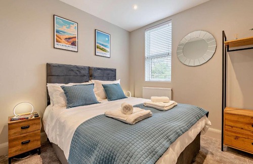 Southbourne Apartment | Beach Walk Southbourne SOBO Beach Sleeps 4