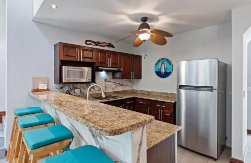 Potrero House | Beach walkable loft condo with pool