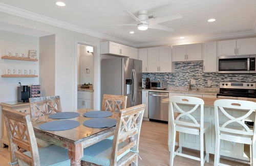 Laurel House | Beach Water Front Condo