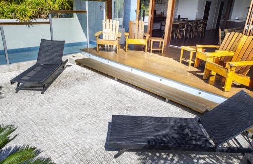 Picnic Bay House | Beached on Magnetic