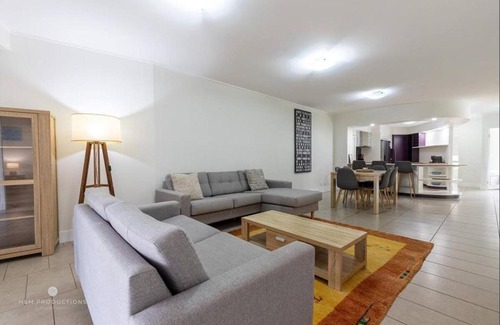 Agnes Water Apartment | Beaches Retreat - 3 BR w Pool - 5 Min to Beach