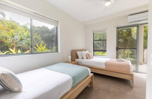 Agnes Water Apartment | Beaches Retreat - 3 BR w Pool - 5 Min to Beach