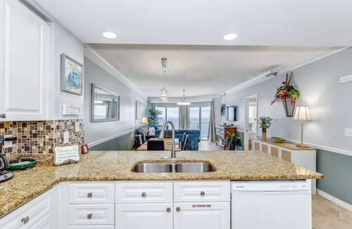 Pensacola Beach Condo | Beachfront 2 BR 2 BTHRM 16th floor condo Emerald Isle