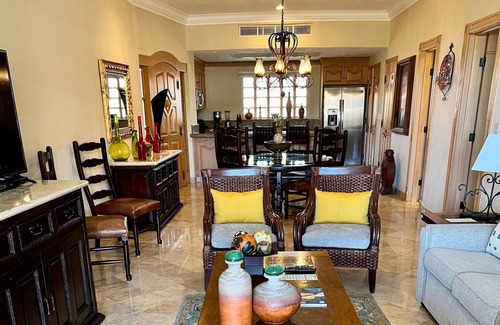 Los Cabos Villa | Beachfront "5-Star Reviews" 2-Bed 3-Bath Villa! Spectacular Views! FREE WIFI!