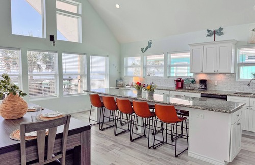 Port Bolivar House | Beachfront 5BR | Hot Tub, Game Room, Mini Golf & More
