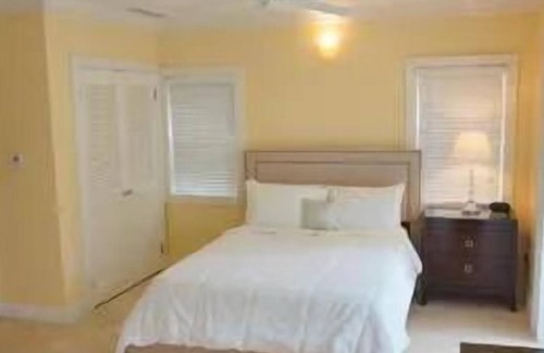 Cotton Ground House | Beachfront Accommodation! Two Spacious Spaces w/ FREE Parking, Outdoor Pools!