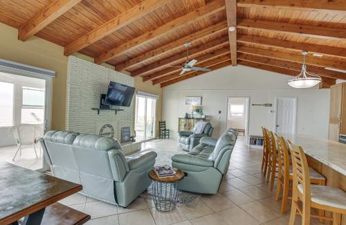 Alligator Point House | Beachfront Alligator Point Retreat Steps to Sand!