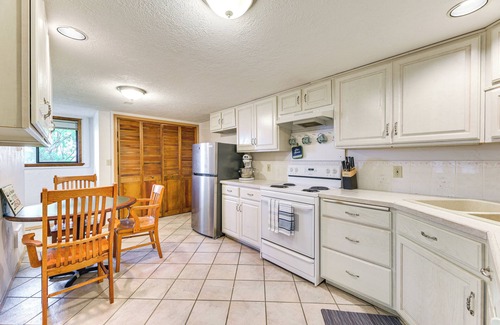 Anderson Island House | Beachfront Anderson Island Escape: Rainier Views!