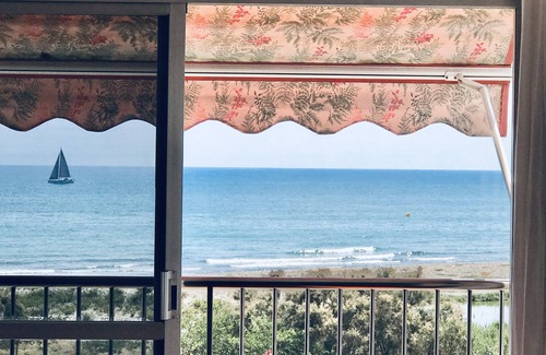 Cubelles Apartment | Beachfront apartment