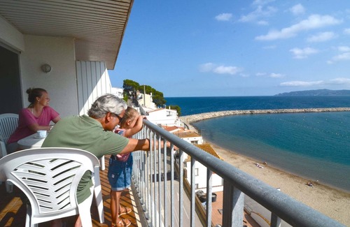 L'Estartit Apartment | Beachfront Apartment in Spain with Pool