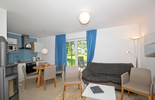 Lobbe Apartment | Beachfront apartment with terrace, use of swimming pool and sauna - Rex Rugia apartment 29-1