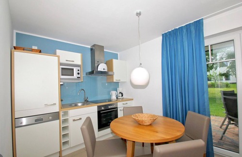 Lobbe Apartment | Beachfront apartment with terrace, use of swimming pool and sauna - Rex Rugia apartment 29-1