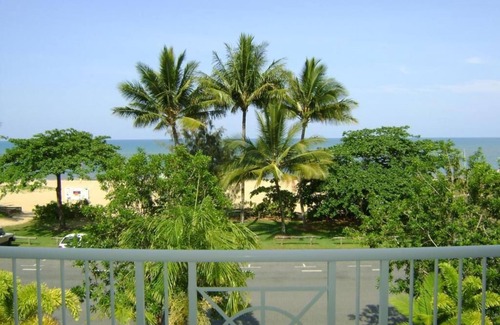 Yorkeys Knob Apartment | Beachfront