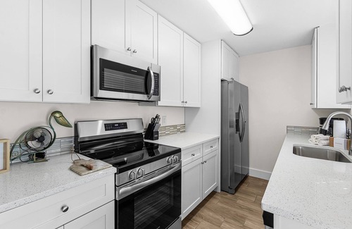 Aloha Kai House | Beachfront Bliss for 4 with Sunroom & Pool Access on Siesta Key - Aloha Kai #34
