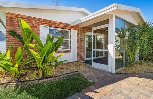 Aloha Kai House | Beachfront Bliss for 4 with Sunroom & Pool Access on Siesta Key - Aloha Kai #34