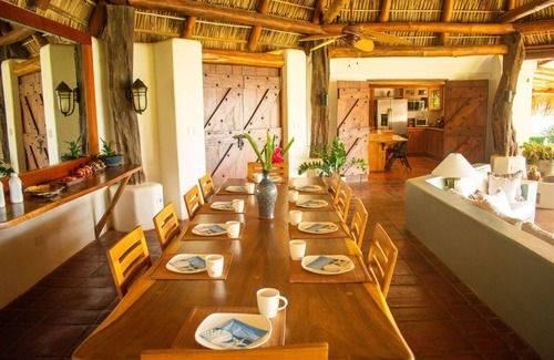 Islita House | Beachfront Bliss! Private Beach and Spa Access. Daily Maid Service.