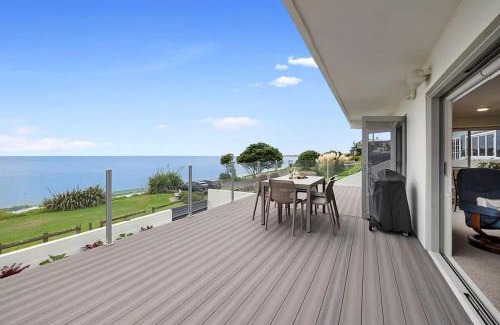 Bell Block House | Beachfront Breeze - sea views for days