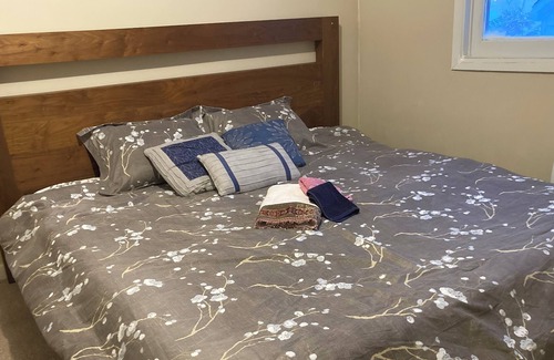 Lagoon City Cottage | Beachfront cabin on Lake Simcoe in Lagoon City